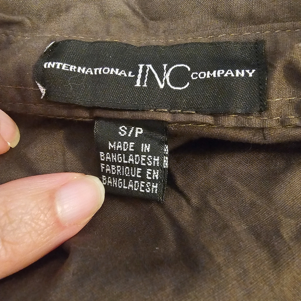 Green and Gold International INC Company Women's Ribbed Side Button Down Shirt - Picture 5 of 12